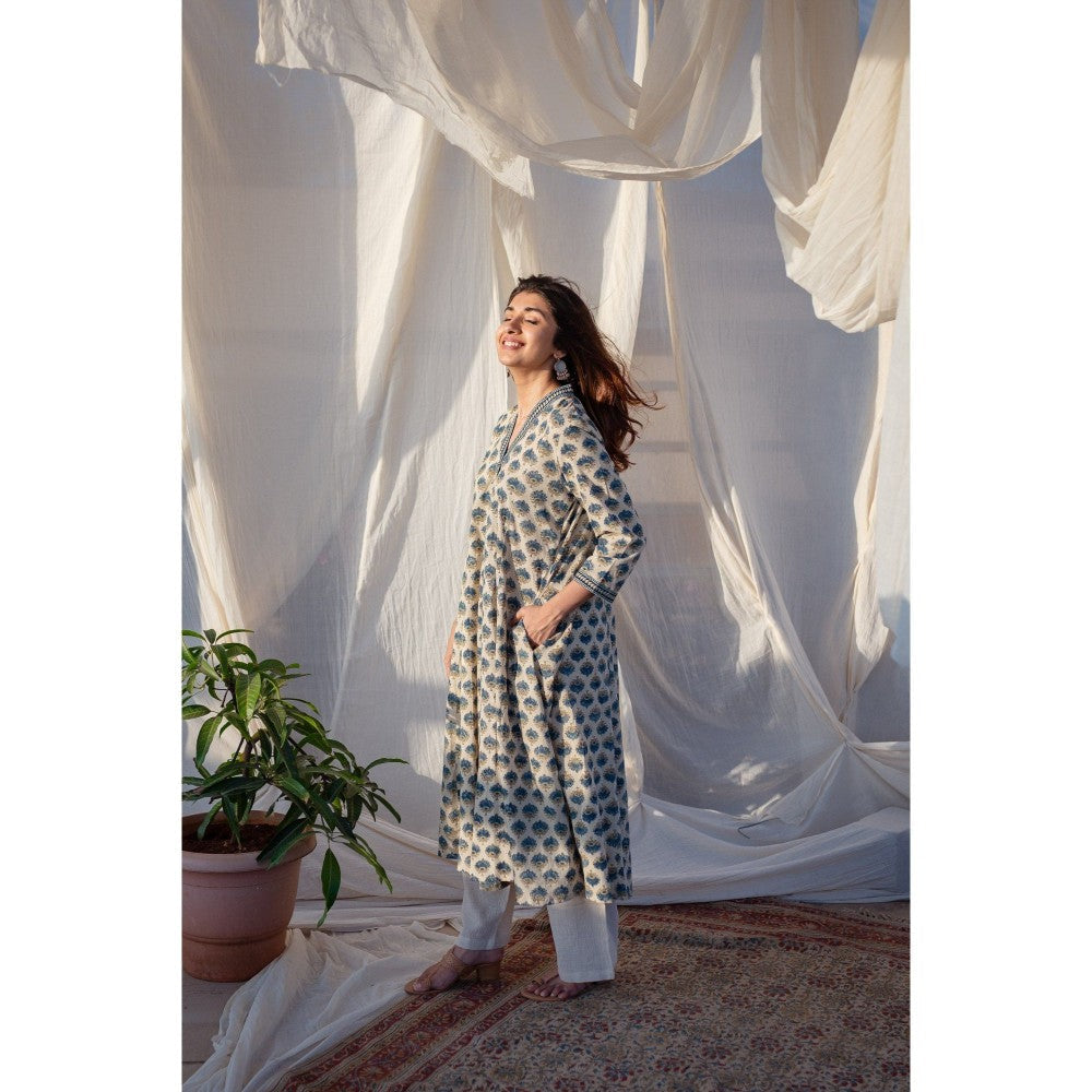 The Indian Ethnic Co. White Ajrakh Kali Cotton Kurta