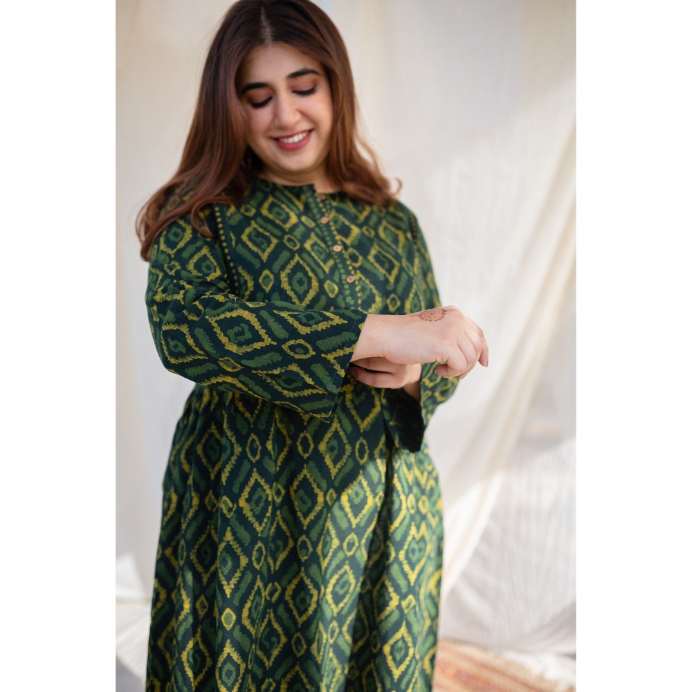 The Indian Ethnic Co. Green Slub Cotton Dabu Kurta
