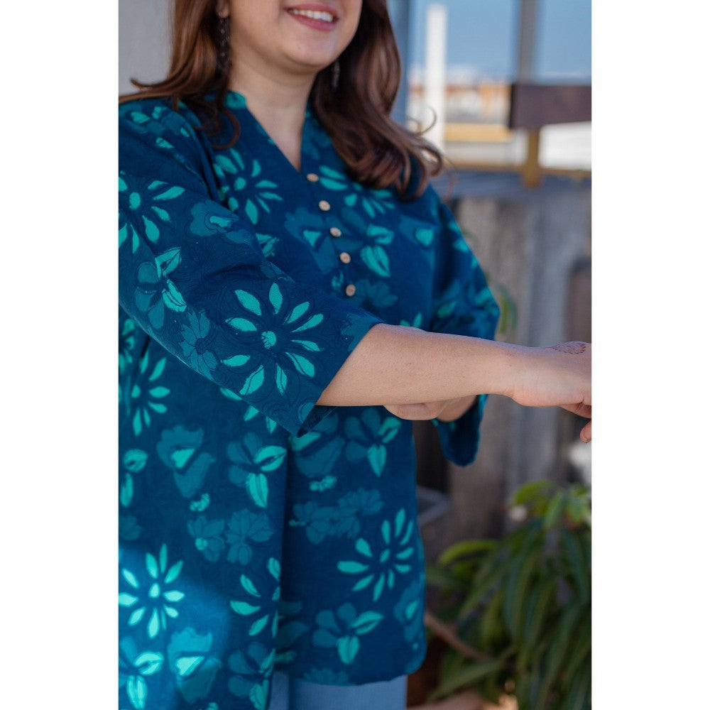 The Indian Ethnic Co. Indigo Dabu Cotton Short Top