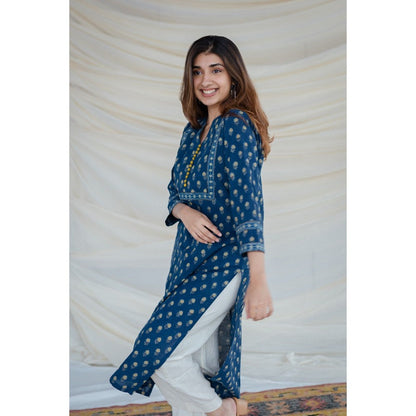 The Indian Ethnic Co. Indigo Ajrakh Straight Cut Cotton Kurta