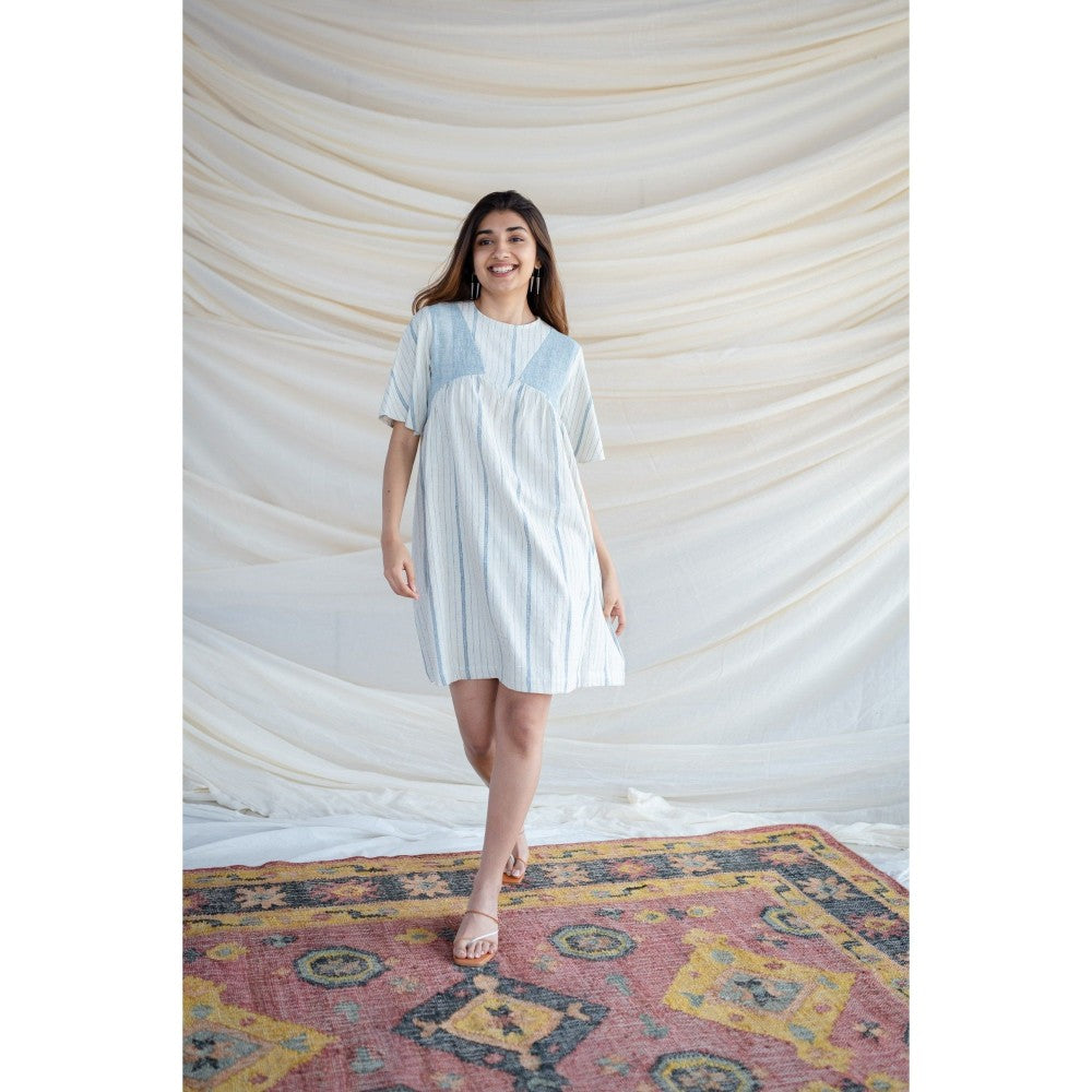 The Indian Ethnic Co. White And Blue Kala Cotton Dress