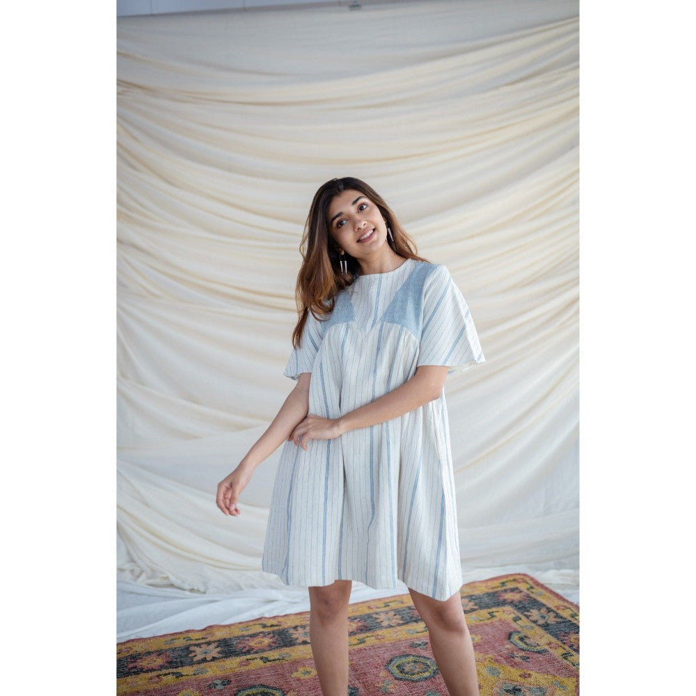 The Indian Ethnic Co. White And Blue Kala Cotton Dress