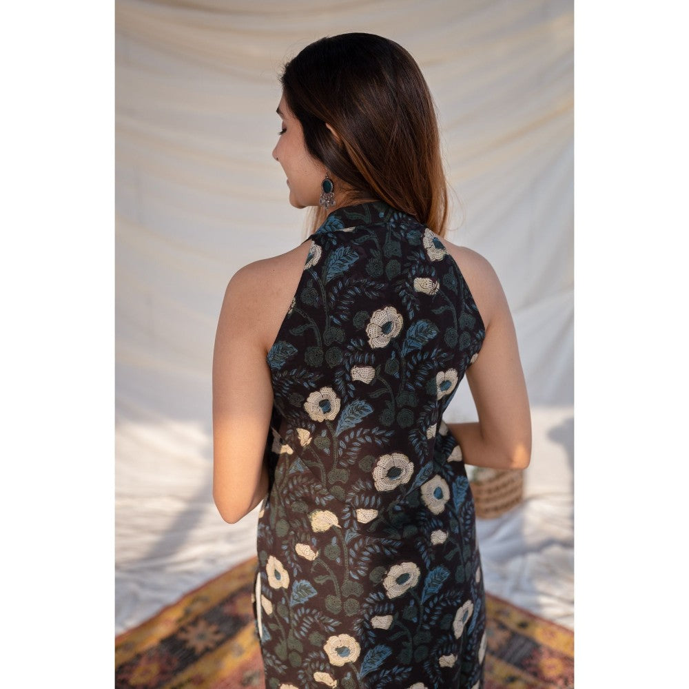 The Indian Ethnic Co. Black Jahota Cotton Halter Neck Kurta