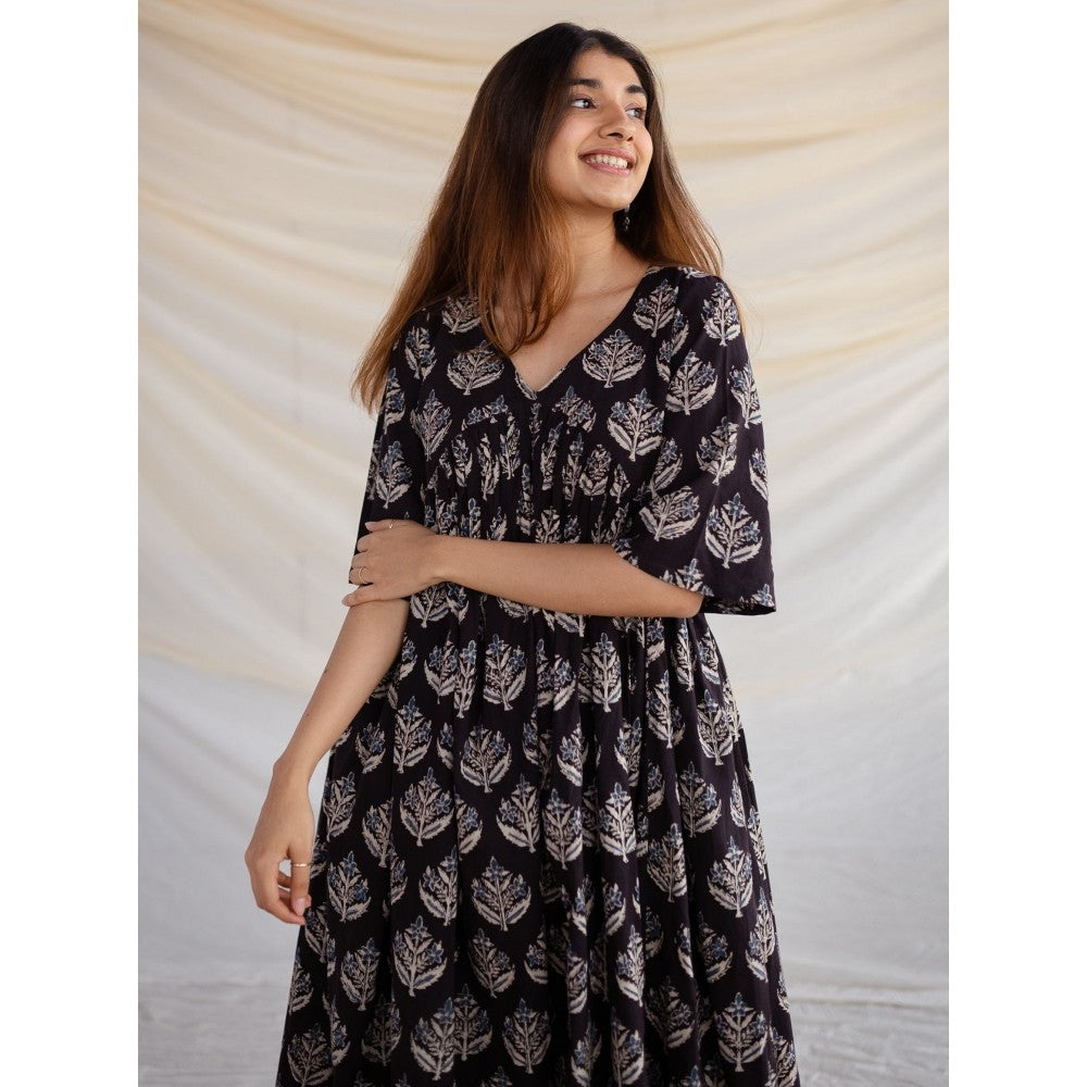 The Indian Ethnic Co. Black Ajrakh Cotton Flared Kurta