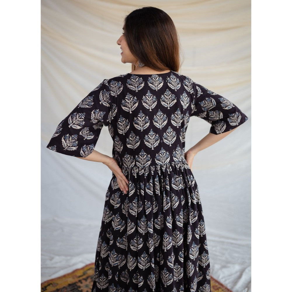 The Indian Ethnic Co. Black Ajrakh Cotton Flared Kurta