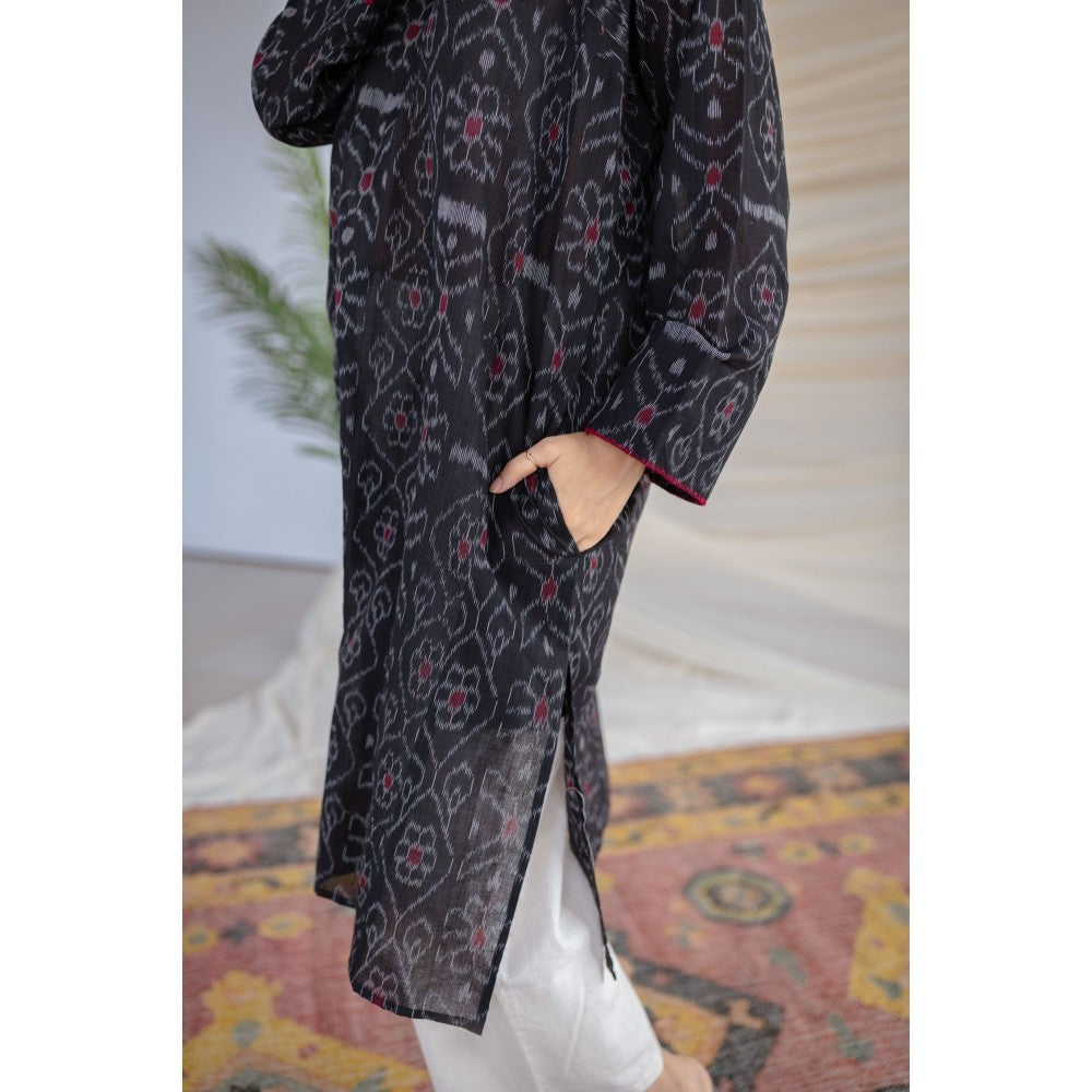 The Indian Ethnic Co. Black Ikkat Cotton Jhabha Kali Kurta