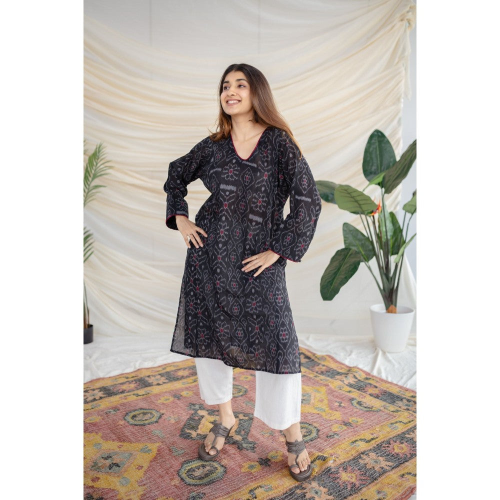 The Indian Ethnic Co. Black Ikkat Cotton Jhabha Kali Kurta