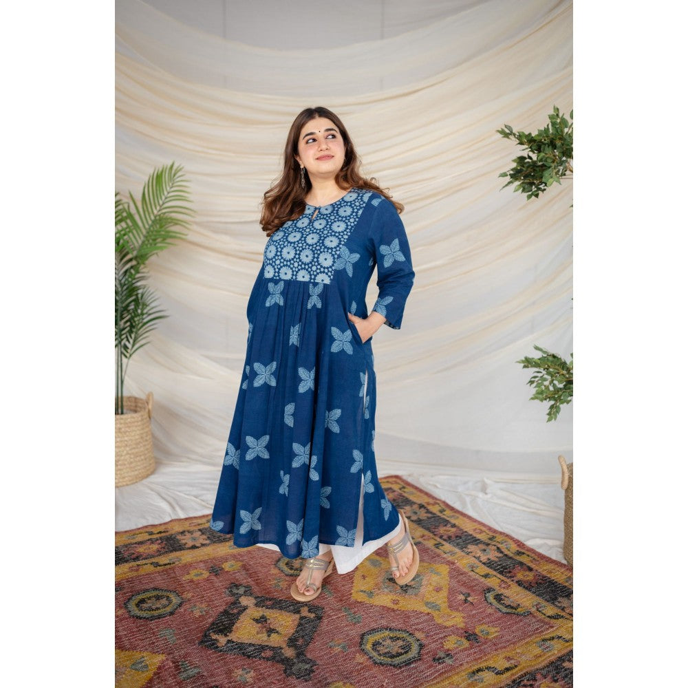 The Indian Ethnic Co. Blue Dabu Cotton Kurta