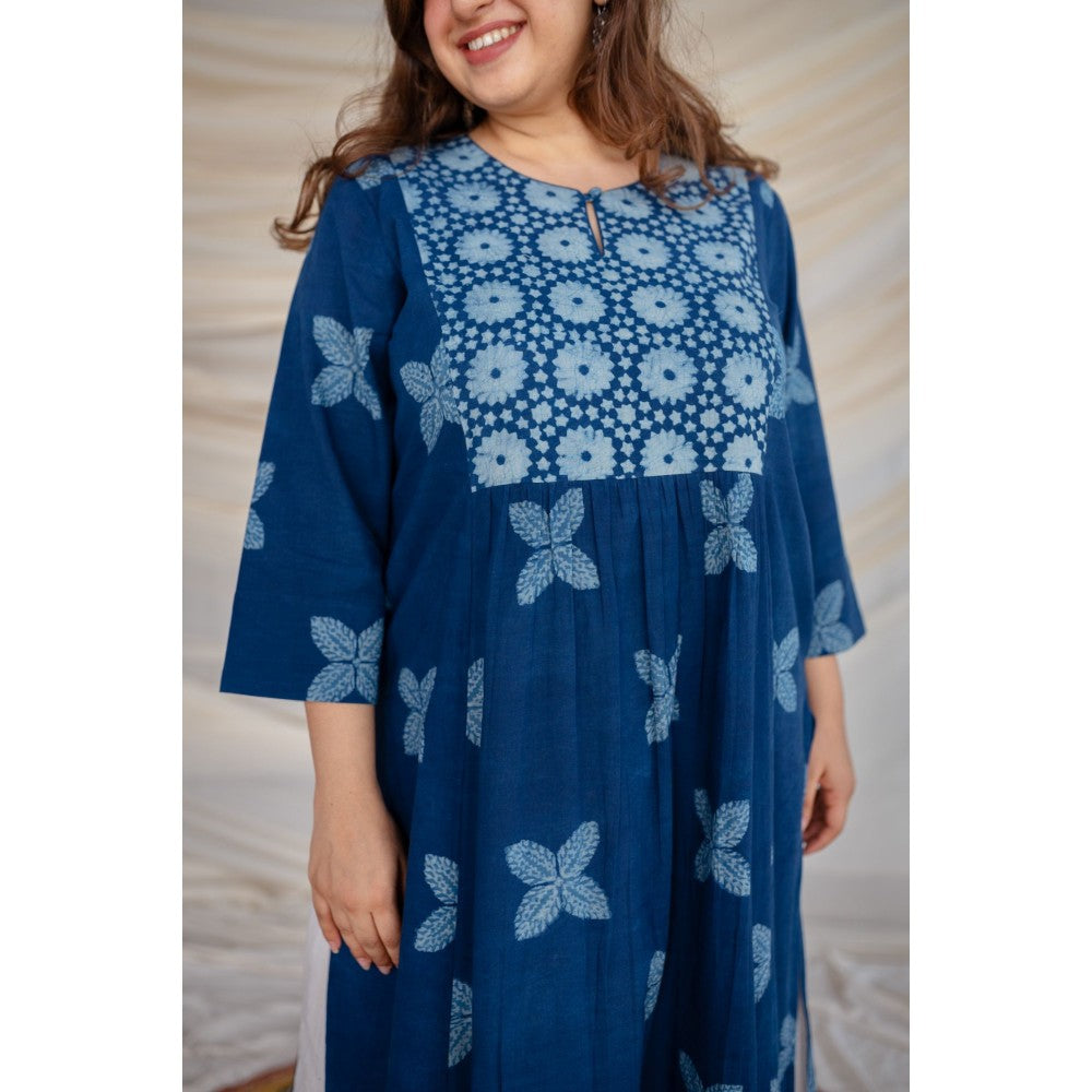 The Indian Ethnic Co. Blue Dabu Cotton Kurta