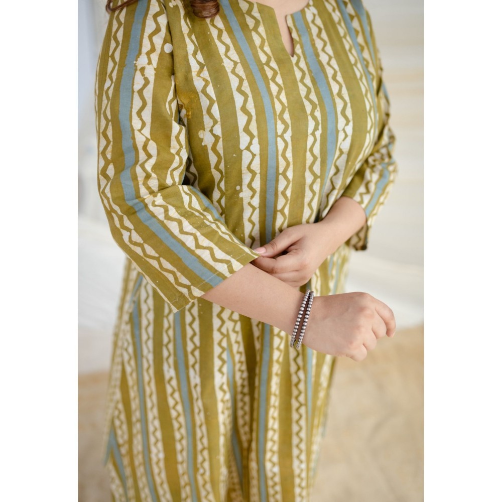 The Indian Ethnic Co. Olive Batik Kali Cotton Kurta