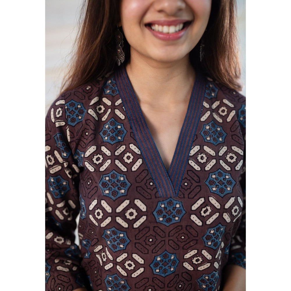 The Indian Ethnic Co. Brown Ajrakh Straight Cotton Kurta