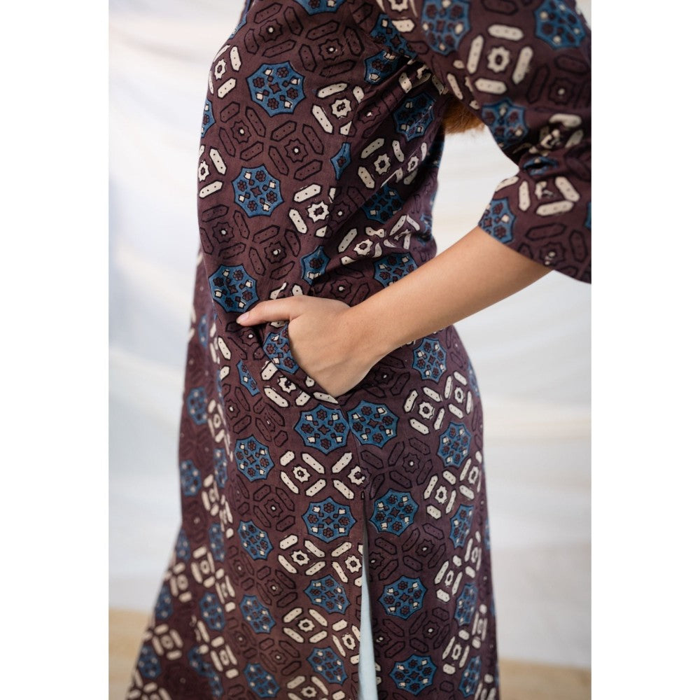 The Indian Ethnic Co. Brown Ajrakh Straight Cotton Kurta