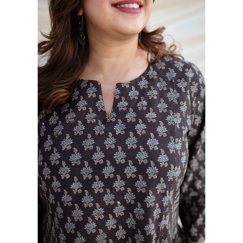 The Indian Ethnic Co. Brown Ajrakh Kali Cotton Kurta