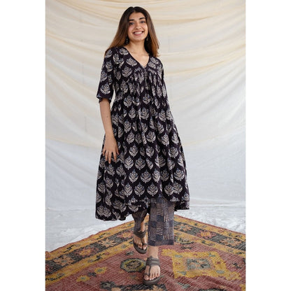 The Indian Ethnic Co. Kusum Ajrakh Cotton Pants
