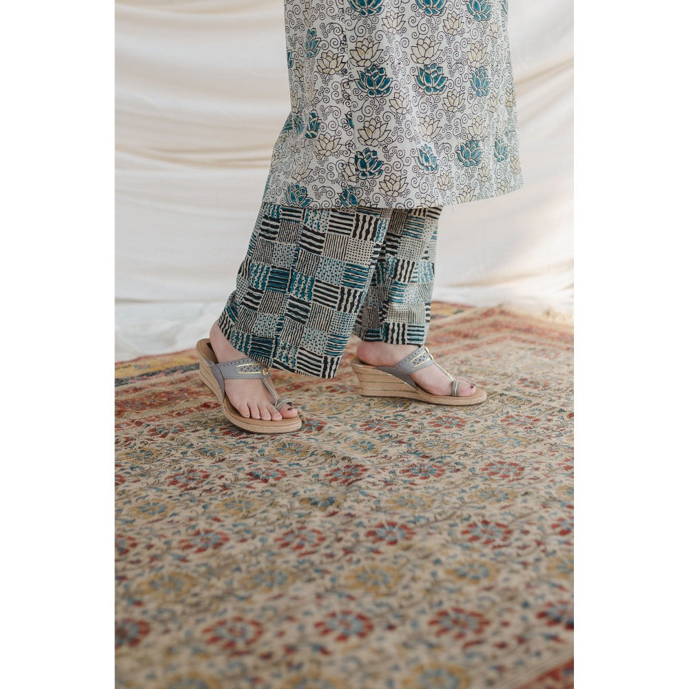 The Indian Ethnic Co. Tishna White Ajrakh Pants