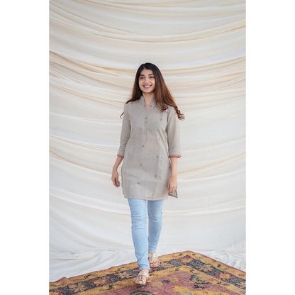 The Indian Ethnic Co. Samaira Jamdani Handwoven Grey Short Kurti
