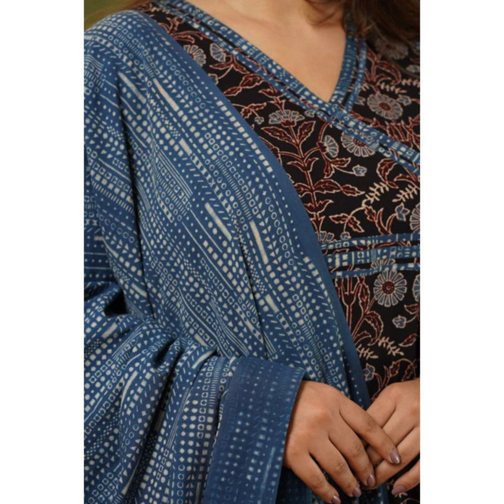 The Indian Ethnic Co. Black & Indigo Floral Jaal Ajrakh Cotton Kurta (Set of 3)
