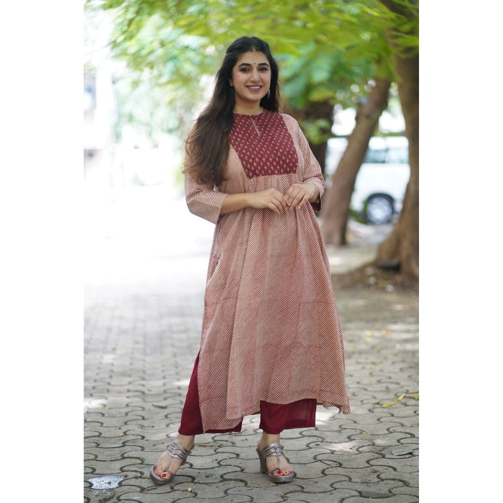 The Indian Ethnic Co. Nirvi Madder Bagru Off White Kurta