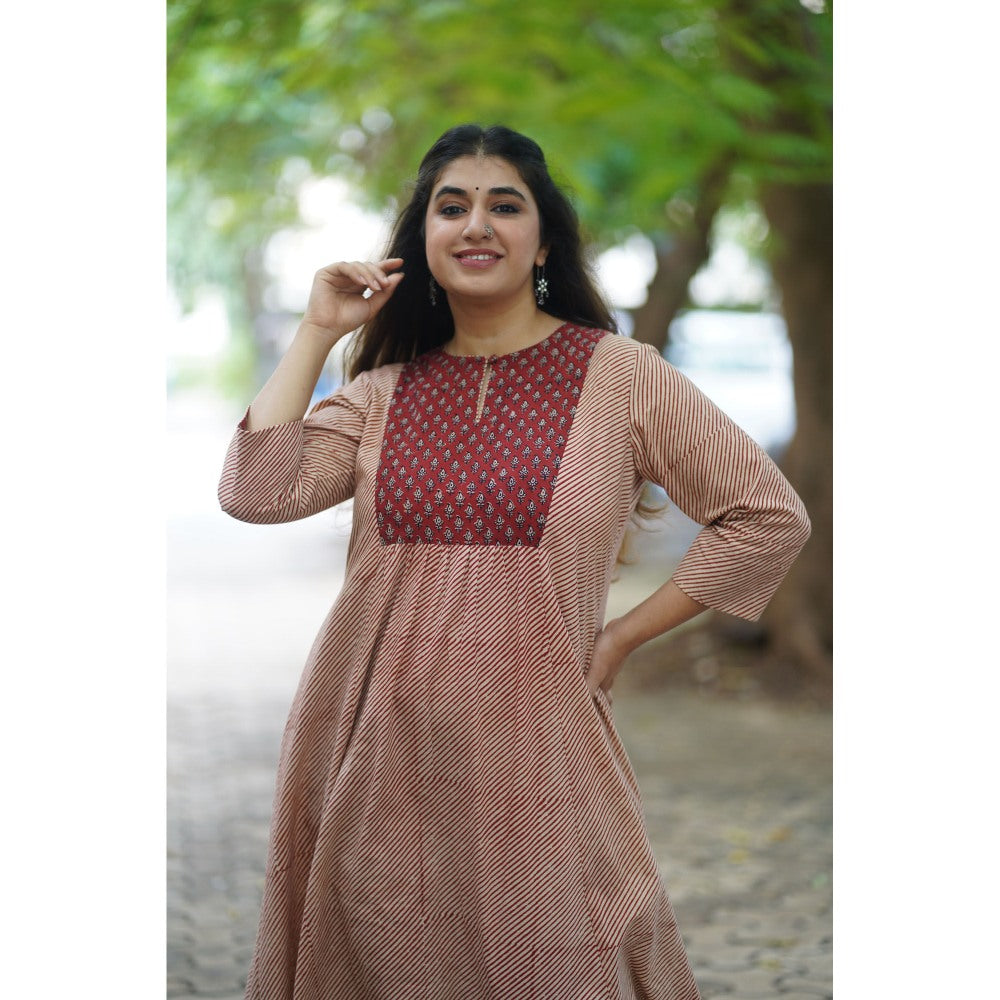 The Indian Ethnic Co. Nirvi Madder Bagru Off White Kurta