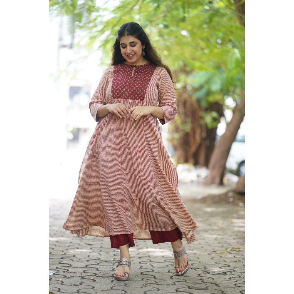 The Indian Ethnic Co. Nirvi Madder Bagru Off White Kurta
