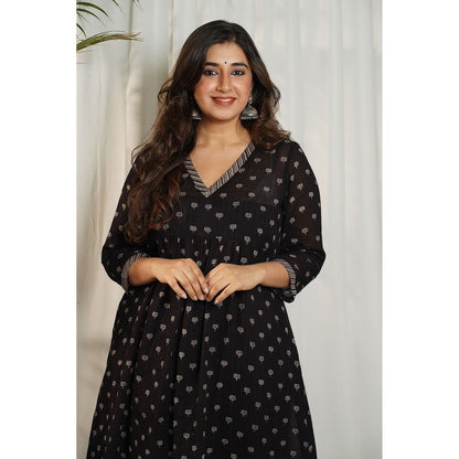 The Indian Ethnic Co. Ajrakh Lotus Pleated Mul Kurta