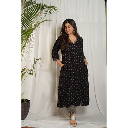 The Indian Ethnic Co. Ajrakh Lotus Pleated Mul Kurta