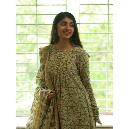 The Indian Ethnic Co. Ahaana Olive Kalamkari Natural Dyed Chudi Sleeves Kurta