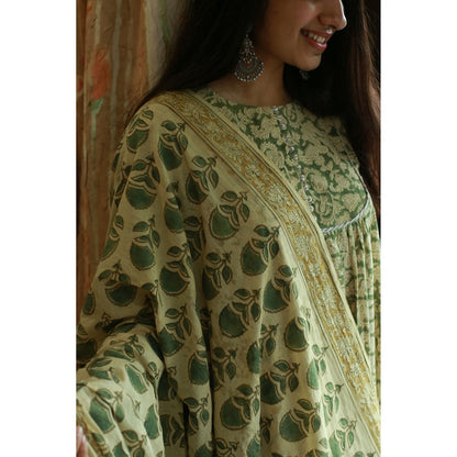 The Indian Ethnic Co. Ahaana Olive Kalamkari Natural Dyed Chudi Sleeves Kurta