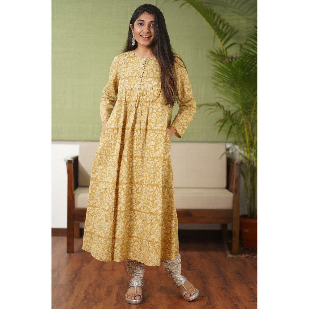 The Indian Ethnic Co. Ahaana Mustard Kalamkari Natural Dyed Chudi Sleeves Kurta