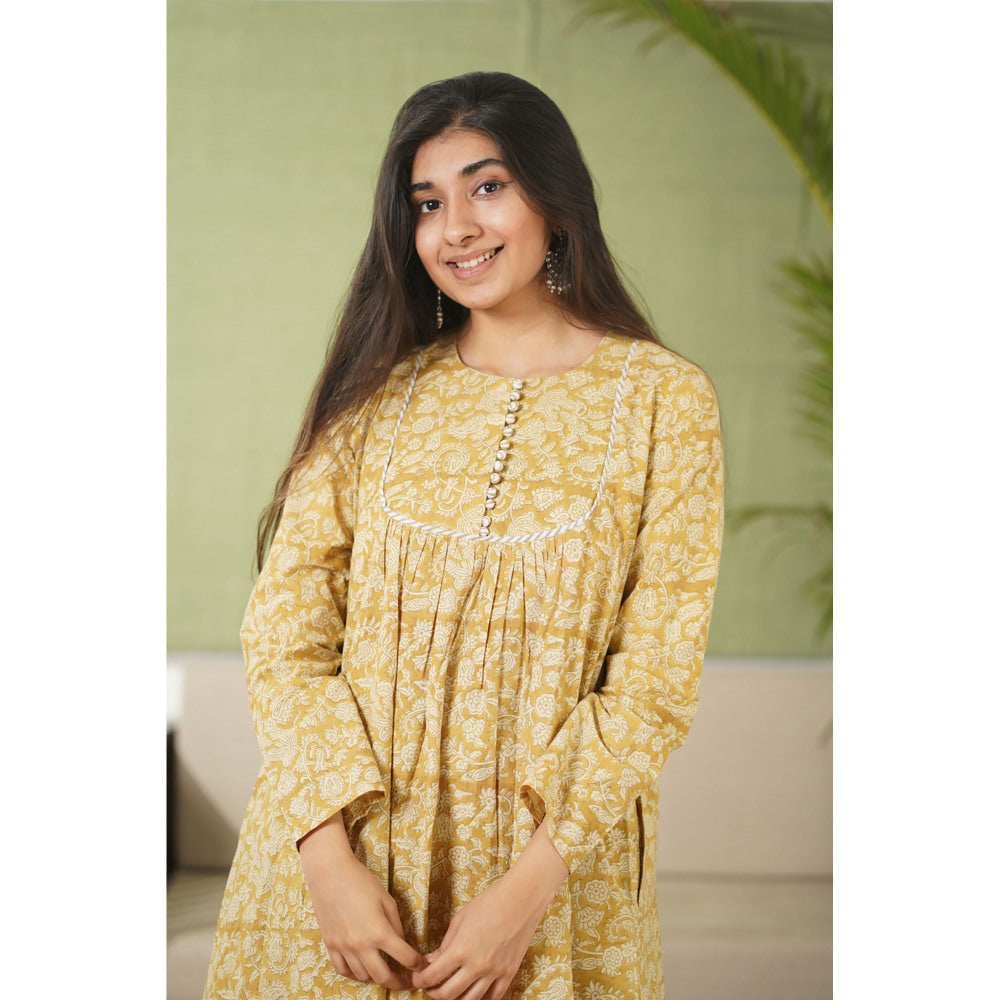 The Indian Ethnic Co. Ahaana Mustard Kalamkari Natural Dyed Chudi Sleeves Kurta