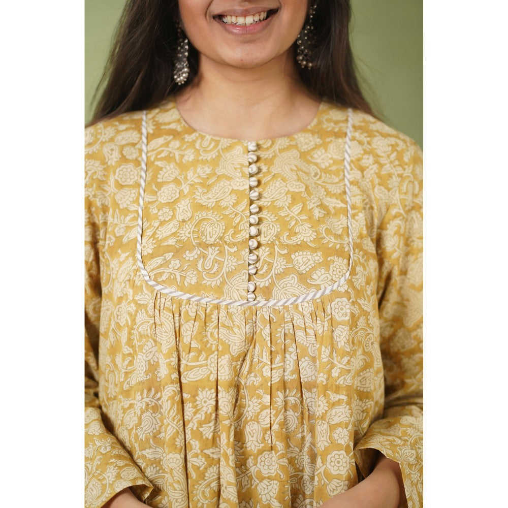 The Indian Ethnic Co. Ahaana Mustard Kalamkari Natural Dyed Chudi Sleeves Kurta