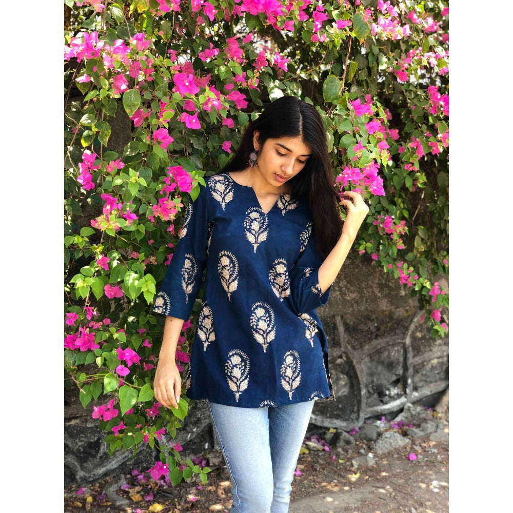 The Indian Ethnic Co. Neeti Indigo Boota Short Kurti