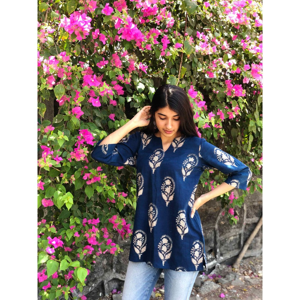 The Indian Ethnic Co. Neeti Indigo Boota Short Kurti