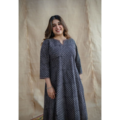 The Indian Ethnic Co. Jhilmil Cotton Kali Printed Kurta