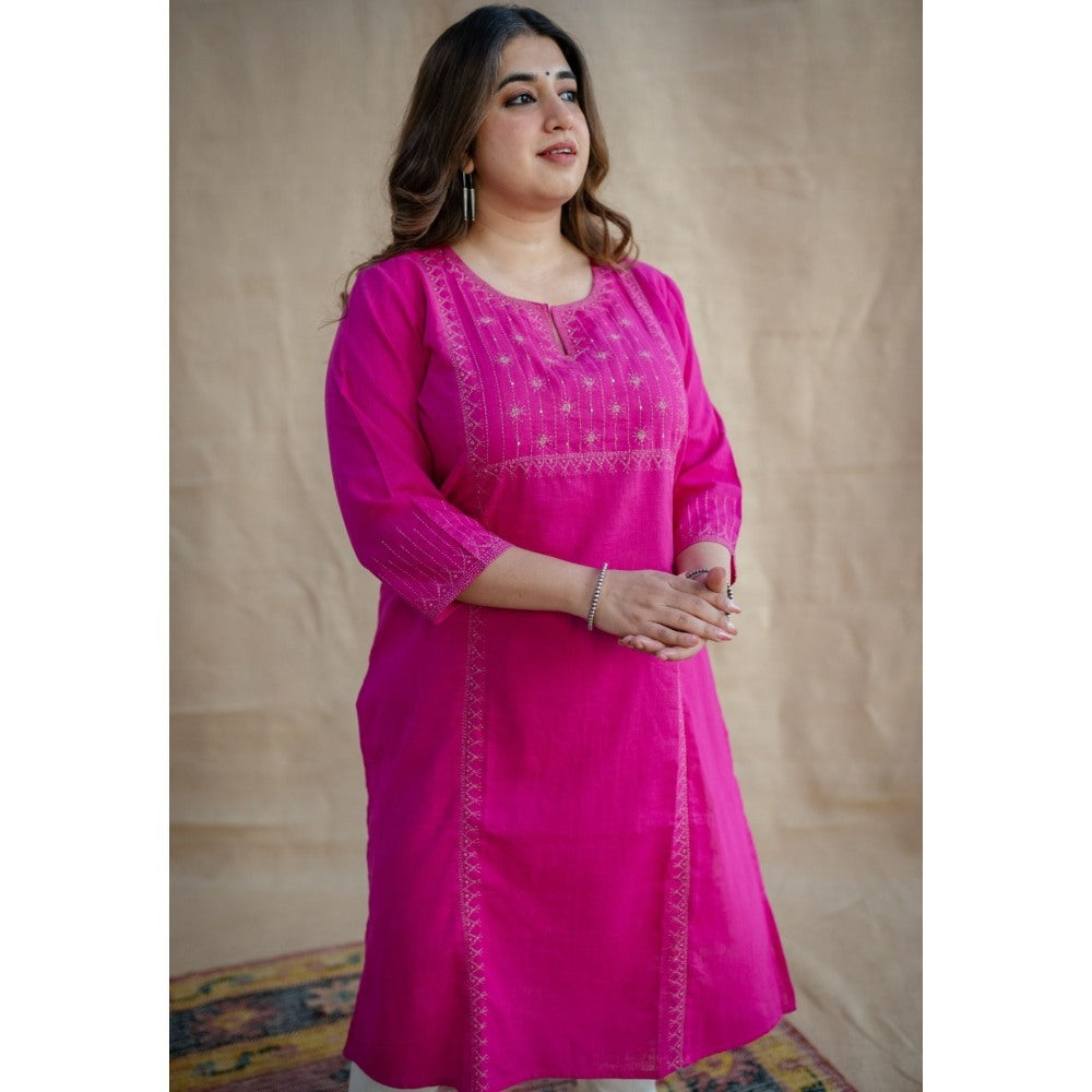 The Indian Ethnic Co. Drishya Slub Cotton Hand Embroidered Kurta