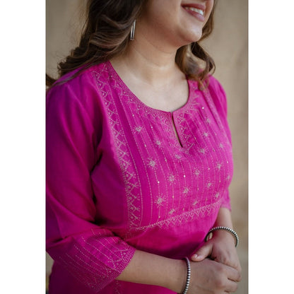 The Indian Ethnic Co. Drishya Slub Cotton Hand Embroidered Kurta