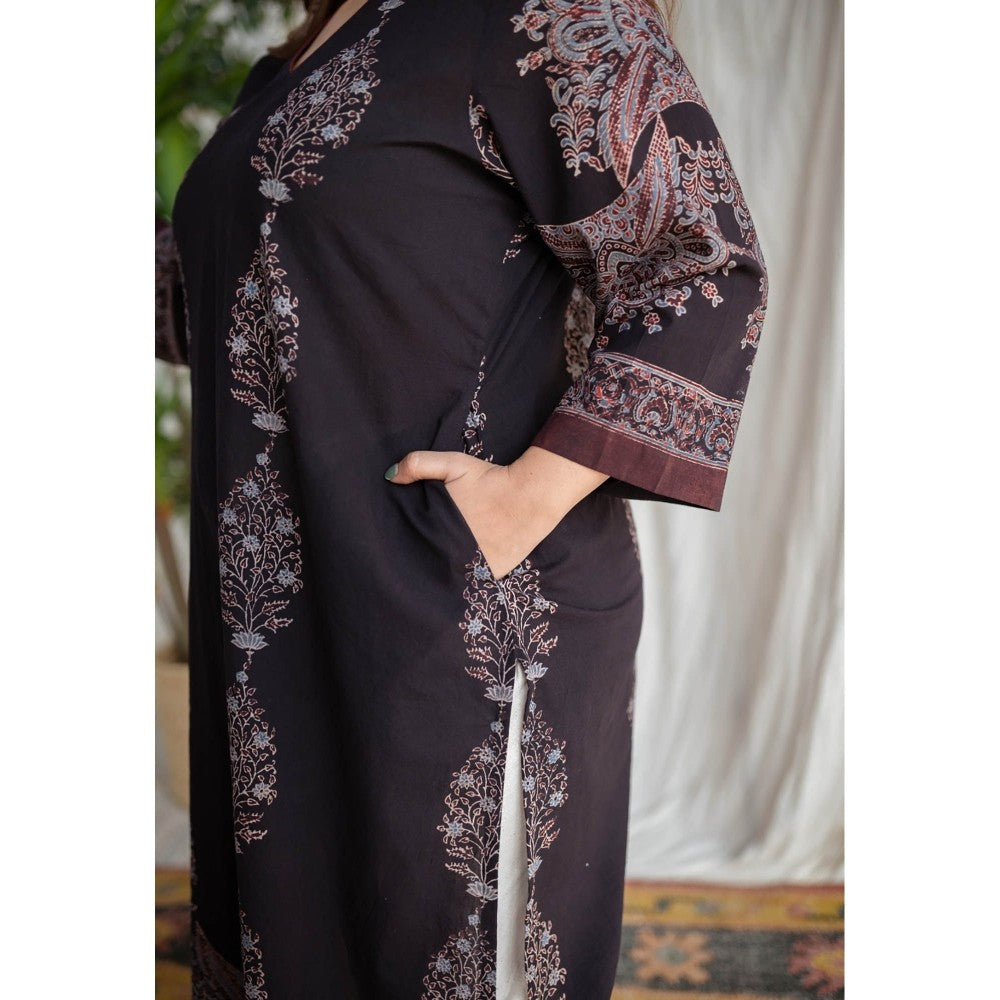 The Indian Ethnic Co. Charcoal Ajrakh Cotton Kurta