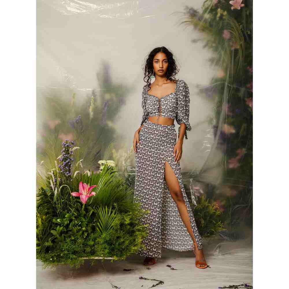 THE IASO Black & White Toyo Matching (Set of 2)