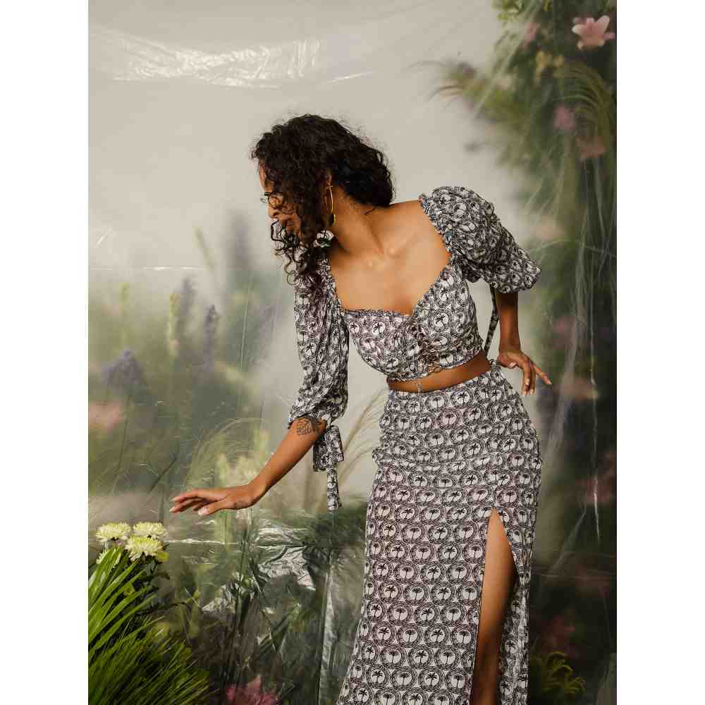 THE IASO Black & White Toyo Matching (Set of 2)