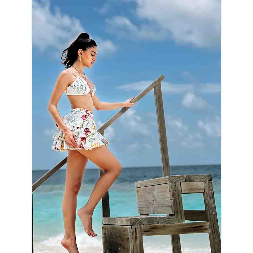 THE IASO White Feyre Matching Jacket, Skirt and Bralette (Set of 3)