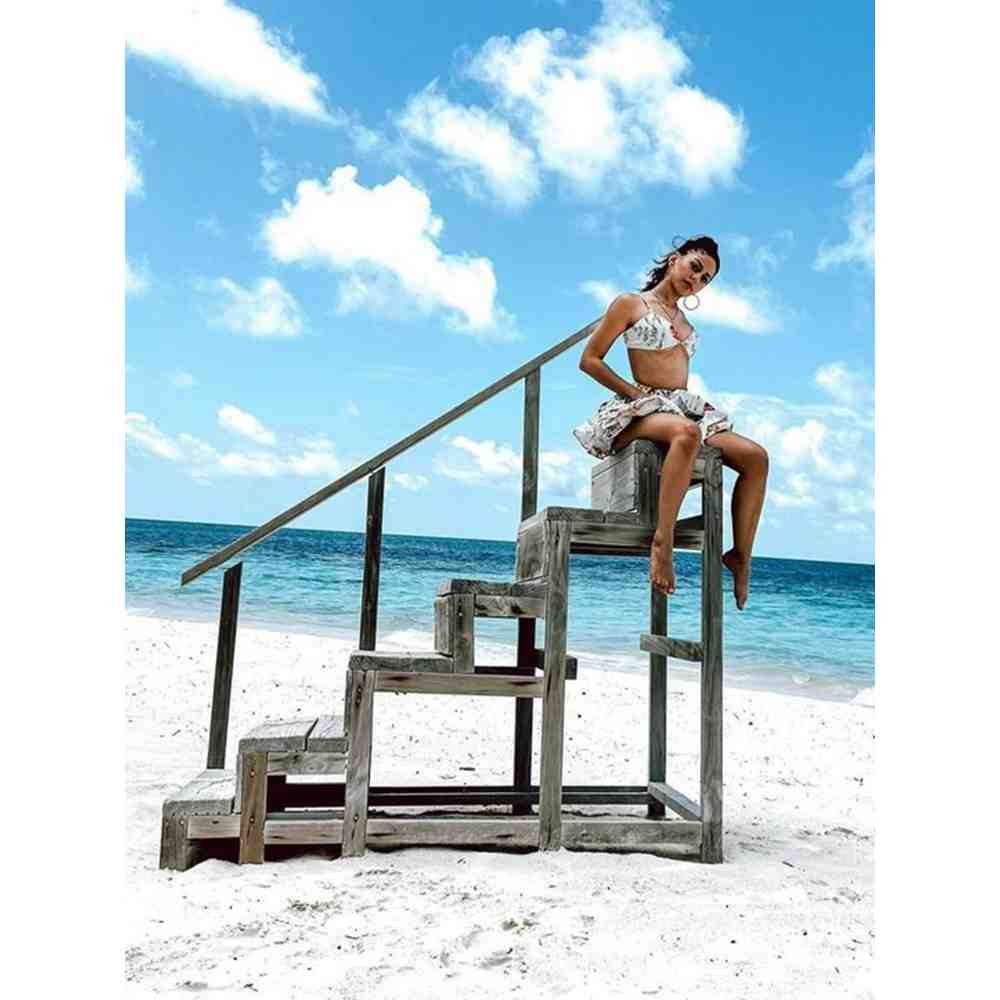 THE IASO White Feyre Matching Jacket, Skirt and Bralette (Set of 3)