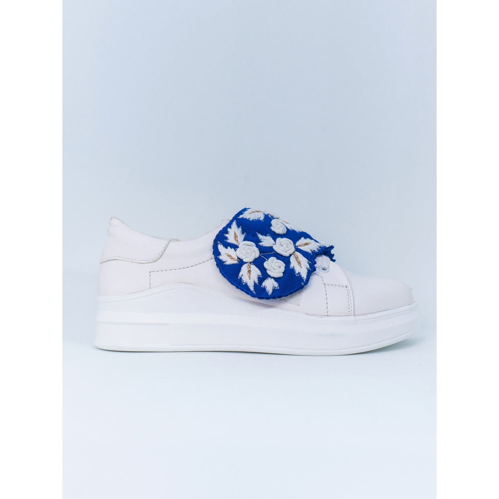 The Saree Sneakers Blue Flap Sneaker with White Roses