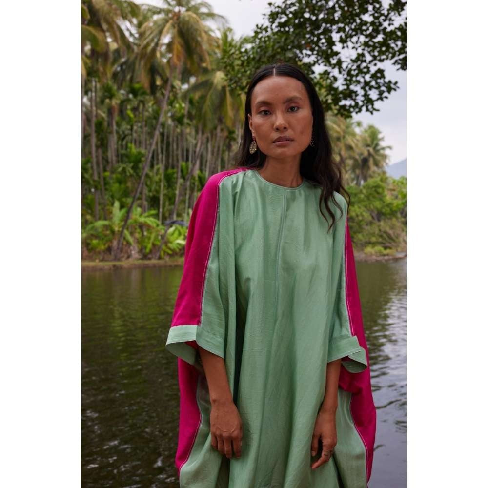 Twinkle Hanspal Color Blocked Co-Ordinate (Set of 2)