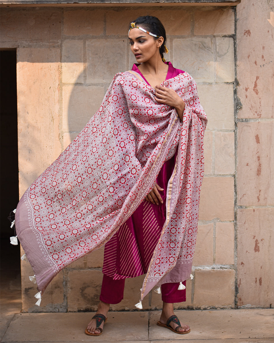 Chidiyaa Blush Pink Blockprinted Mashru Silk Dupatta