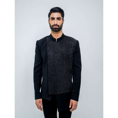 Varun Chakkilam Black Metallic Bandhgala with Pant (Set of 2)