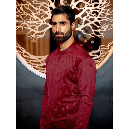 Varun Chakkilam Maroon Scattered Kurta with Pant (Set of 2)