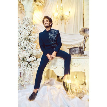 Varun Chakkilam Prussian Navy Bandhgala Kurta with Trouser (Set of 2)