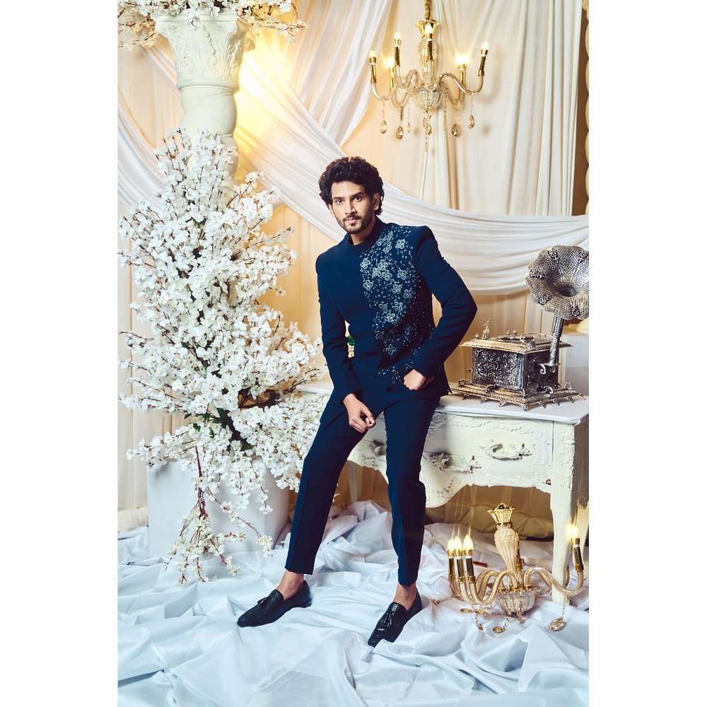 Varun Chakkilam Prussian Navy Bandhgala Kurta with Trouser (Set of 2)