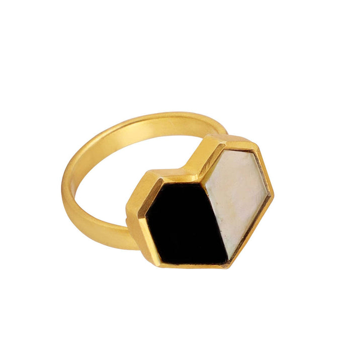 VARNIKA ARORA Polar- 22K Gold Plated White Mother Of Pearl Black Onyx Ring