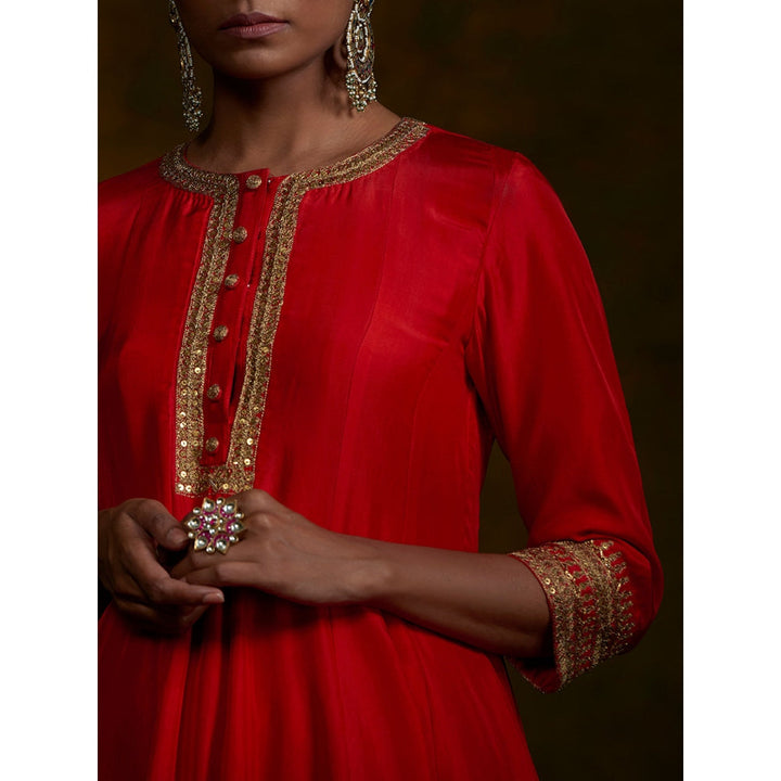 Weaverstory Red Short Gherdar And Salwar Set With Pink Embroidered Dupatta (Set Of 3)